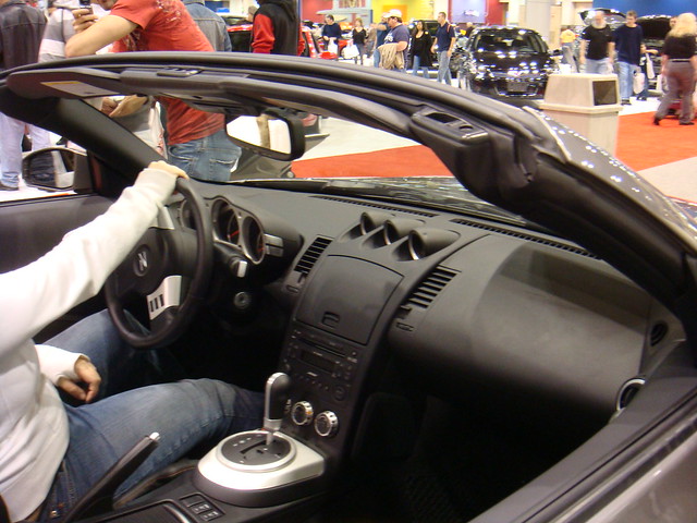 2009 Nissan 350Z interior