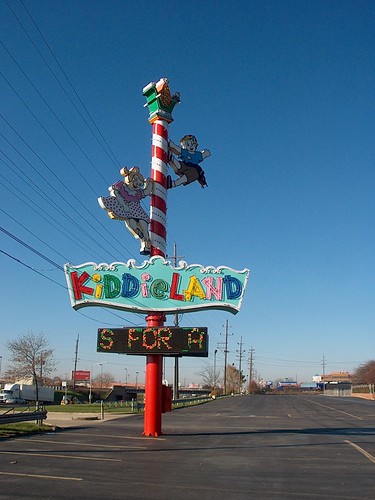 The Kiddieland Amusement Park sign. Kiddieland Amusement Park. Melrose Park Illinois. November 2006. by Eddie from Chicago