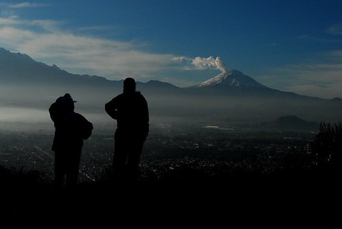 Volcan - Popocateptl - A lo Lejos - Far away by Momoztla
