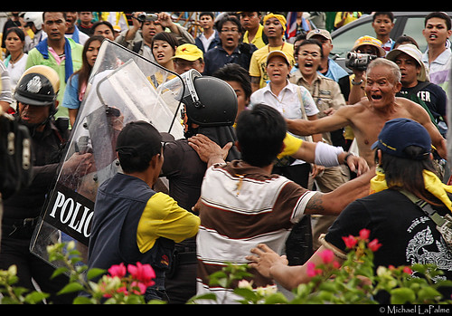 Thai Police / PAD Clash