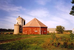 Barns: Round/Octongal Wisconsin