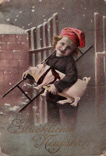 Свинки - старинные новогодние открытки и эротика