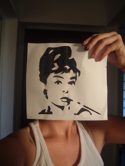 Stencil Audrey Hepburn e mais depois