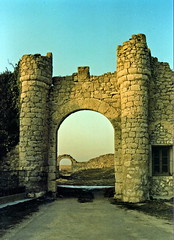 Paradilla del Alcor (Palencia). Castillo y muralla
