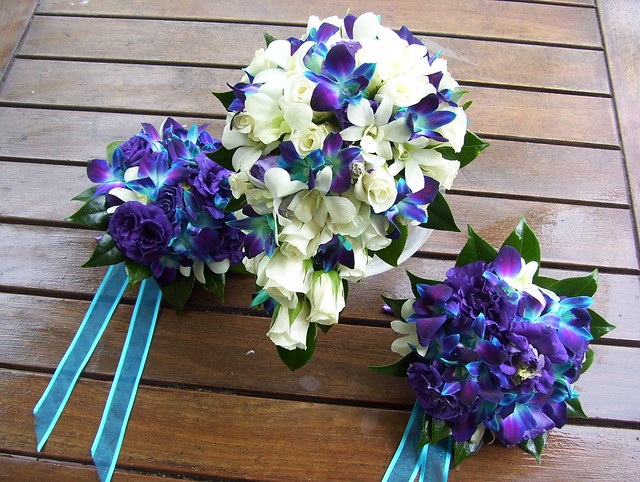 Bridesmaid 39s bouquets of purple lissianthius white and blue singapore 
