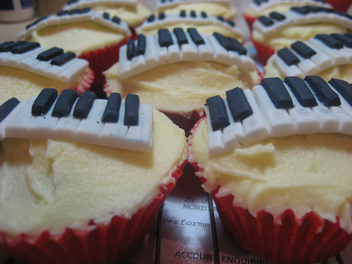 piano cupcakes.