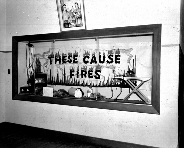 1953 JEFFERSON GRADE SCHOOL FIRE PREVENTION DISPLAY