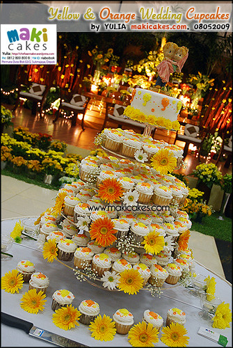 Yellow Orange Umbrella Wedding Cupcakes Maki Cakes