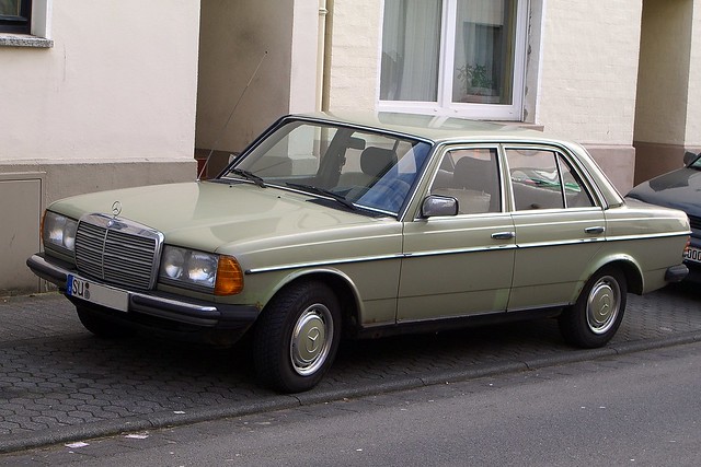 Mercedes Benz 200D W123 Spotted in Siegburg Germany