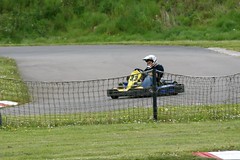 Père et fils en compétition sur la piste de Kart - Mortain (50) - France - Vacances mai 2009