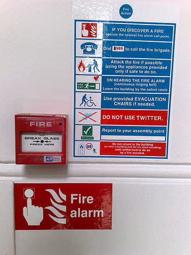In case of fire, do NOT use Twitter [pic]