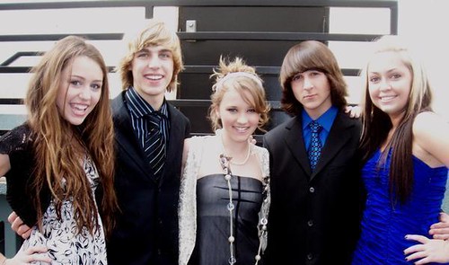 Miley Cyrus Cody Linley Emily Osment Mitchel Musso and Brandi Cyrus
