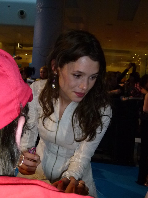 Astrid BergesFrisbey at the pirates premiere