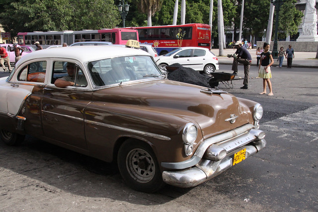Early 50s Oldsmobile 1. A luxury Civic?
