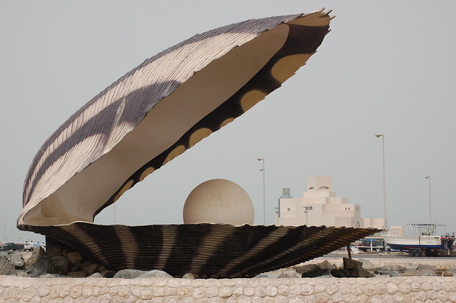 Ugly pearl statue in Doha, by Erik (HASH) Hersman