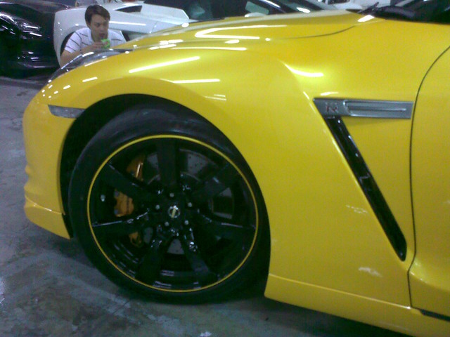 GTR R35 in Murcielago yellow 3