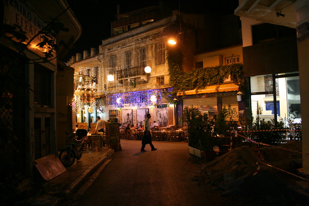 Athens by night: Life is on the streets