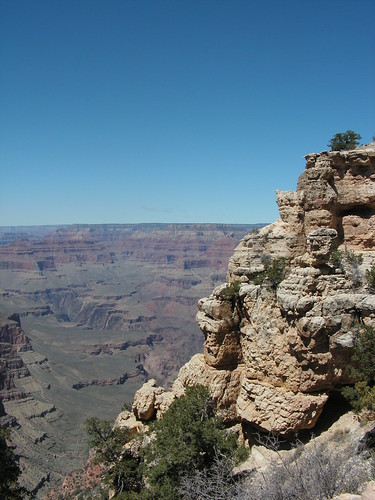 Wide scenes with blue skies at Grand Canyon south rim, Arizona