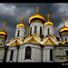 moscow-kremlin-domes-darksky-gold