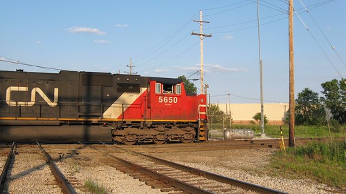 Southbound Canadian National heavy transfer freight train passing through Hawthorne Junction. Chicago / Cicero Illinois. June 2008. by Eddie from Chicago