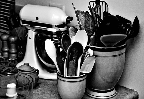 utensili da cucina in bianco e nero
