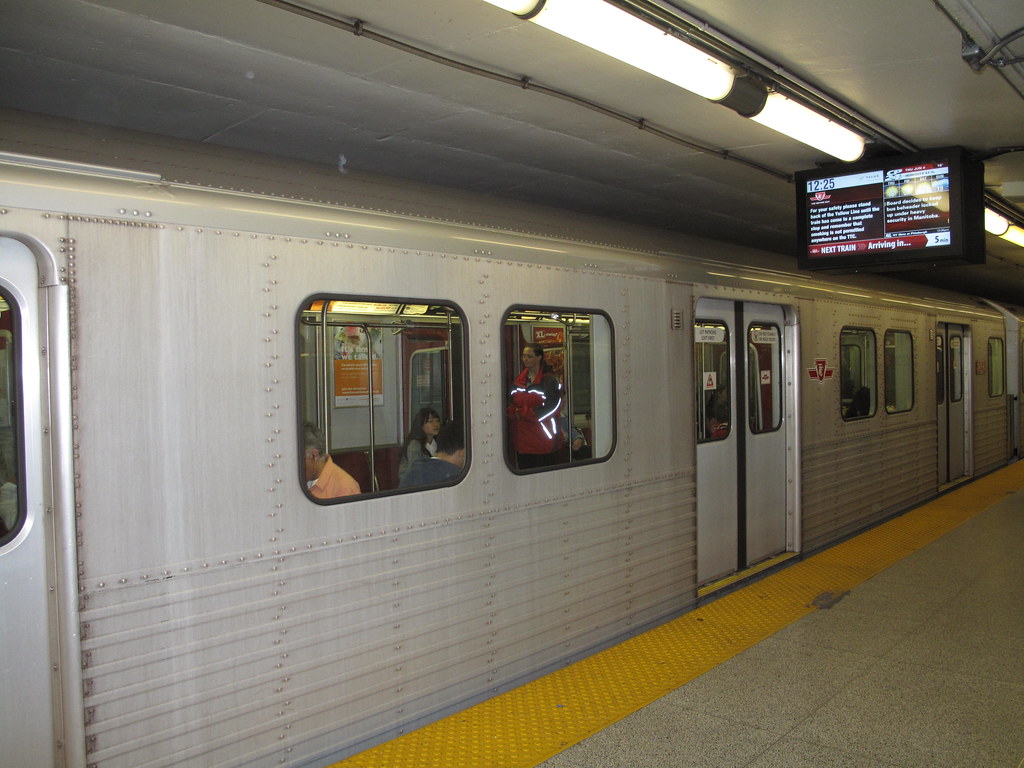 Go Living In Toronto Subway