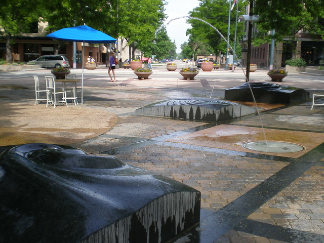Oak Street Plaza 2