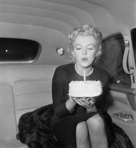 Marilyn Monroe's happy birthday Marilyn Monroe Blowing Out Candle on 30th
