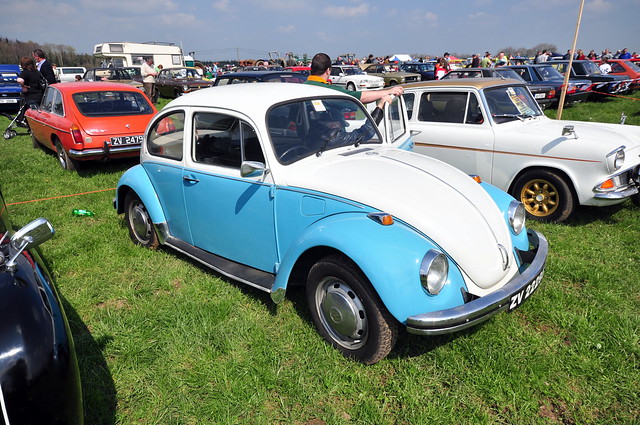 Volkswagen Beetle 1300 twotone paintwork