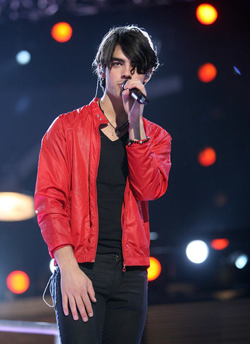 Joe Jonas Grammy Rehearsal Love that jacket