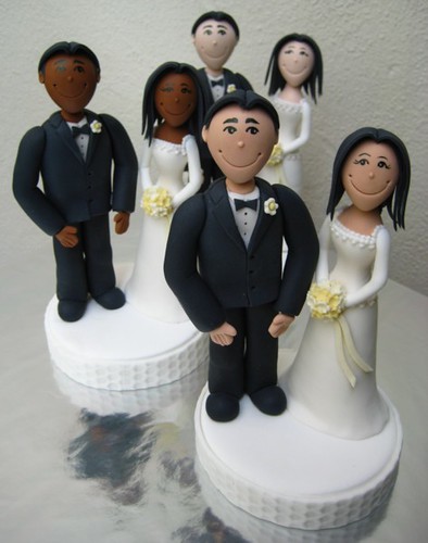 wedding couples these bride and groom figures are mounted on a base and can
