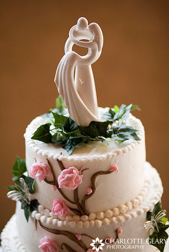 Wedding cake with bride and groom topper Wedding planning ideas wedding 