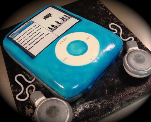blue ipod cake