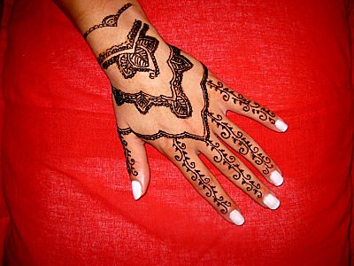 henna tattoohand design