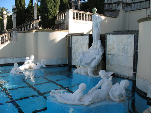 Statues by the Pool by stevebyuen