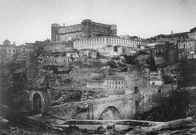 Alcázar y Puente de Alcántara  (Toledo) en 1852. Calotipo de Edward King Tenison publicado en el libro Recuerdos de España. Bibliothèque Nationale de France (Paris)