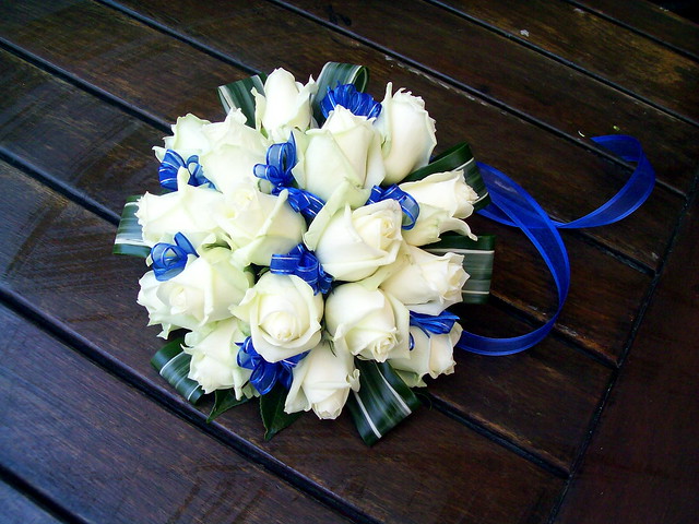White Rose Wedding Bouquet wwwfbdesigncomau P65 Fully wired posy shape 