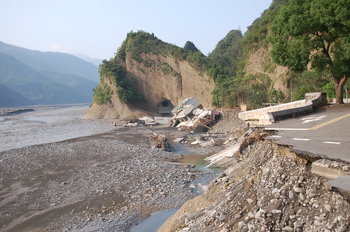 莫拉克颱風在六龜的災情。彭瑞祥攝。