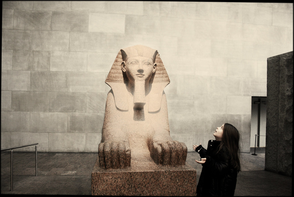 H.o.p. meets Sphinx at the New York Metropolitan Museum of Art (Darker Version)