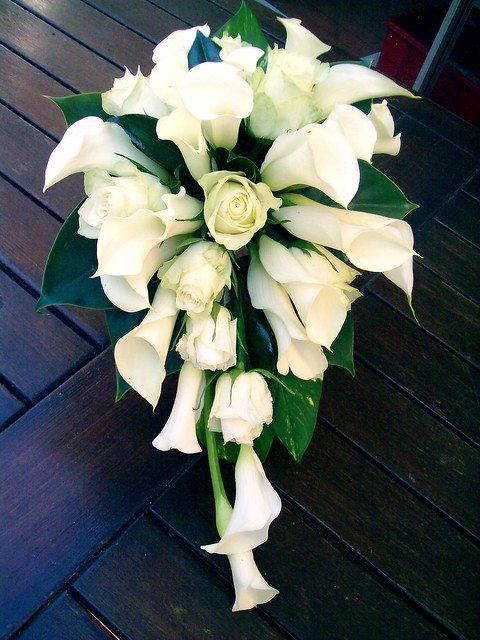 wwwfbdesigncomau P25 Fully wired bridal bouquet of white calla lilies and