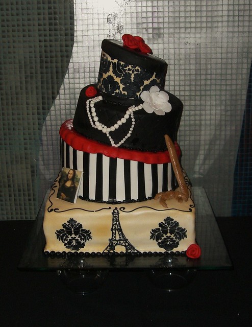 jan's Paris Themed Wedding Cake complete with the Mona Lisa and croissants