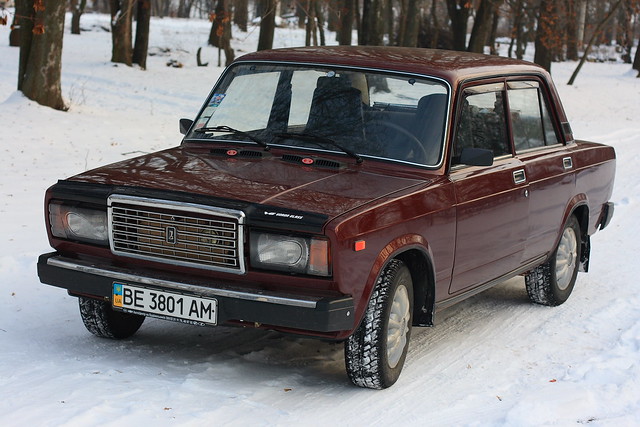 LADA VAZ2107 The actual dealer price of a NEW VAZ21074i is about 45k UAH