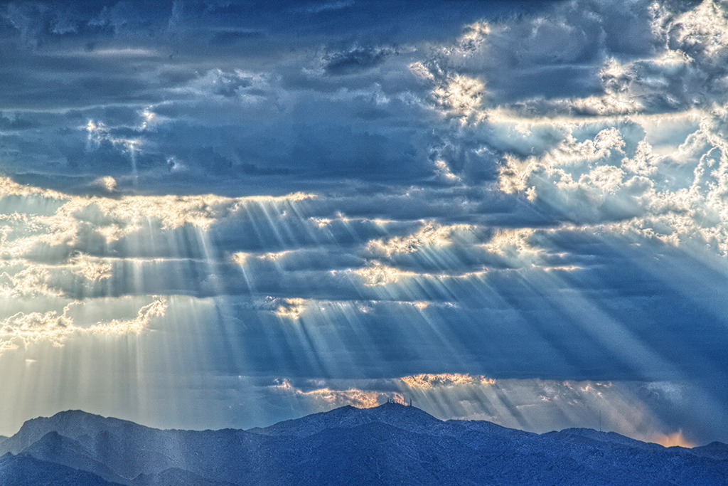 Afternoon Sun Rays in HDR
