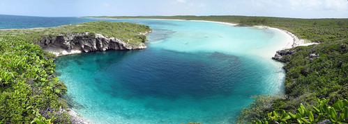 photo of a tropical seascape