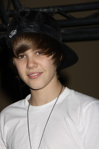 10 24 2009 Justin Bieber Justin Bieber Private Performance for KLUC 