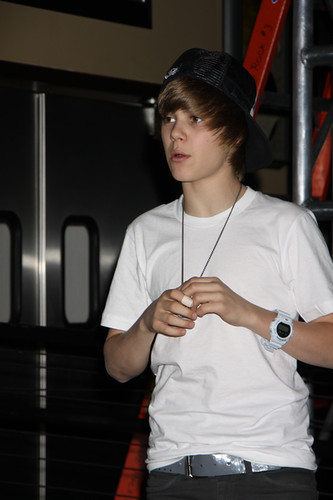 10 24 2009 Justin Bieber Justin Bieber Private Performance for KLUC 
