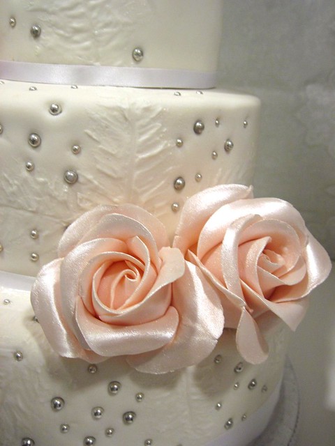 rose wedding cake chocolate cake white chocolate cream cheese frosting 