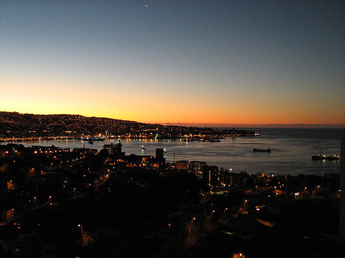 Vista general de la bahía de Valparaíso by Miradas Compartidas