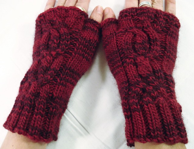 Knitting Fingerle
ss Gloves - Easy Patterns | Spinning Alpaca Yarns