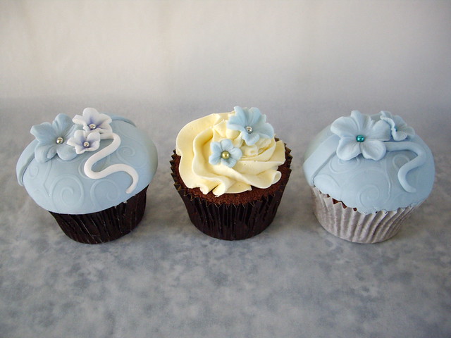 Sample Wedding Cupcakes by Chaos Cakes Emma 